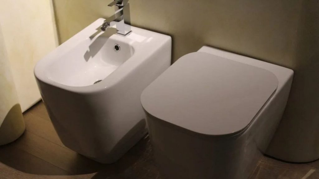 Italian toilet
